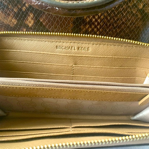 Michael Kors Purse and Wallet Python - Picture 11 of 14
